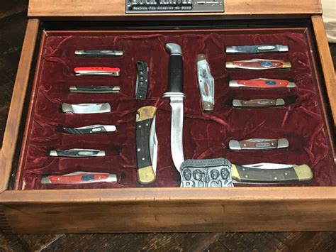 knife display cases for collectors.